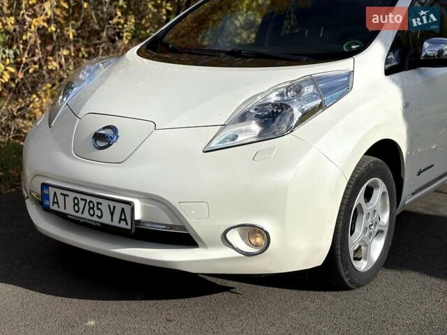 Белый Ниссан Лиф, объемом двигателя 0 л и пробегом 155 тыс. км за 5555 $, фото 3 на Automoto.ua