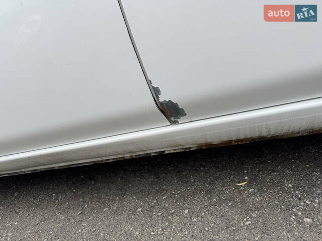 Белый Ниссан Лиф, объемом двигателя 0 л и пробегом 283 тыс. км за 5200 $, фото 18 на Automoto.ua