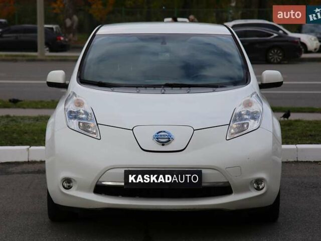 Белый Ниссан Лиф, объемом двигателя 0 л и пробегом 220 тыс. км за 7300 $, фото 1 на Automoto.ua