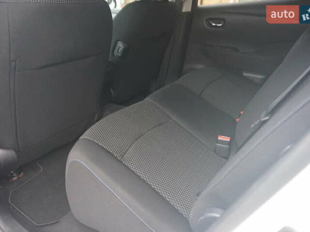 Білий Ніссан Ліф, об'ємом двигуна 0 л та пробігом 138 тис. км за 5888 $, фото 47 на Automoto.ua