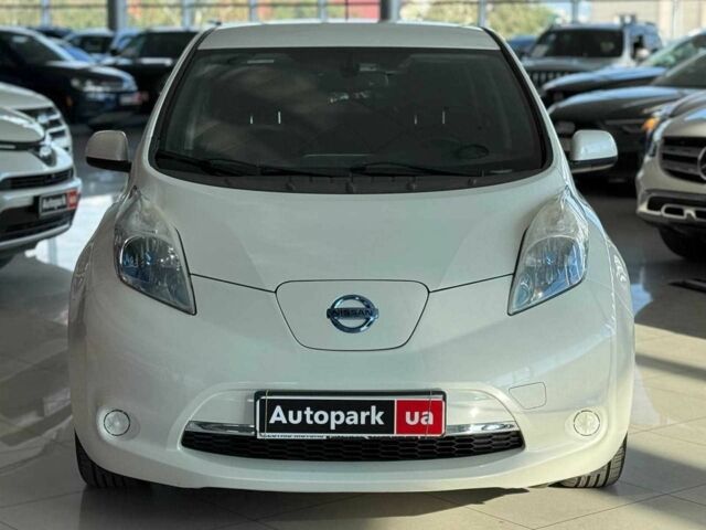 Белый Ниссан Лиф, объемом двигателя 0 л и пробегом 102 тыс. км за 6190 $, фото 1 на Automoto.ua