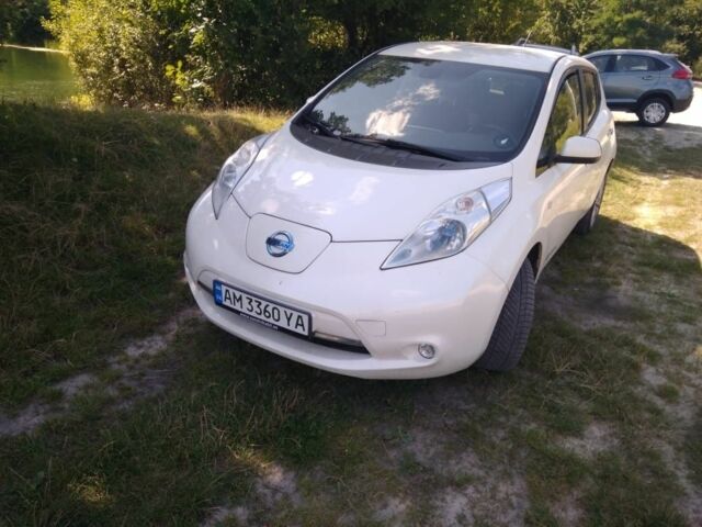 Белый Ниссан Лиф, объемом двигателя 0 л и пробегом 181 тыс. км за 7000 $, фото 1 на Automoto.ua