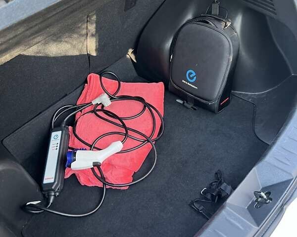 Белый Ниссан Лиф, объемом двигателя 0 л и пробегом 98 тыс. км за 6200 $, фото 8 на Automoto.ua