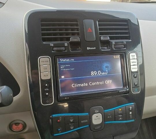 Белый Ниссан Лиф, объемом двигателя 0 л и пробегом 125 тыс. км за 5900 $, фото 22 на Automoto.ua