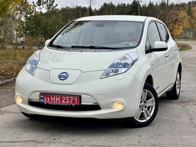 Белый Ниссан Лиф, объемом двигателя 0 л и пробегом 140 тыс. км за 4950 $, фото 8 на Automoto.ua