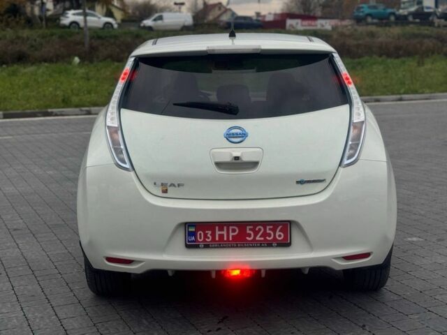 Білий Ніссан Ліф, об'ємом двигуна 0 л та пробігом 114 тис. км за 4900 $, фото 8 на Automoto.ua