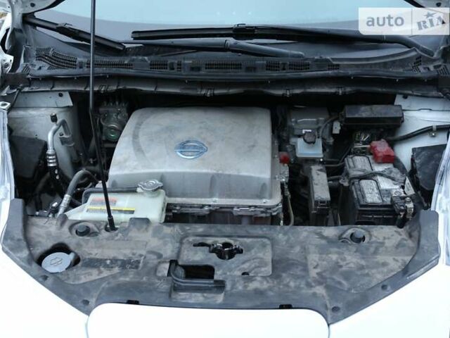 Білий Ніссан Ліф, об'ємом двигуна 0 л та пробігом 107 тис. км за 9300 $, фото 14 на Automoto.ua