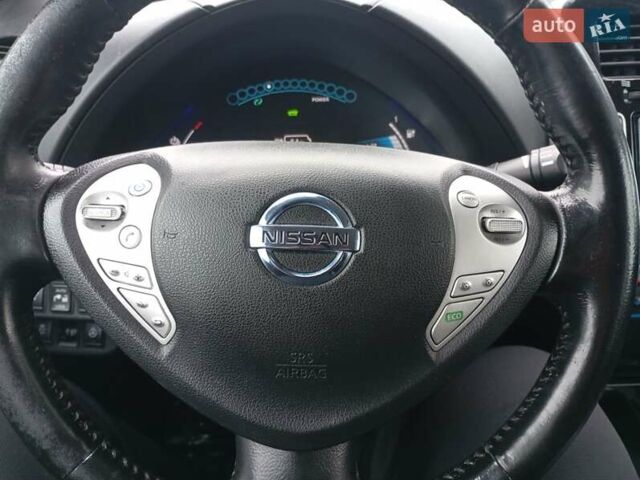 Білий Ніссан Ліф, об'ємом двигуна 0 л та пробігом 123 тис. км за 5800 $, фото 12 на Automoto.ua