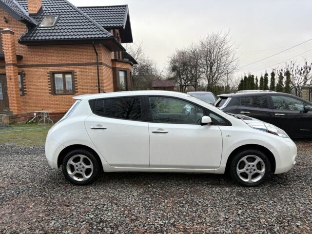 Белый Ниссан Лиф, объемом двигателя 0 л и пробегом 116 тыс. км за 6500 $, фото 4 на Automoto.ua