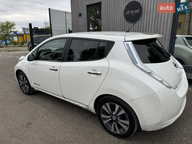 Белый Ниссан Лиф, объемом двигателя 0 л и пробегом 283 тыс. км за 5200 $, фото 7 на Automoto.ua