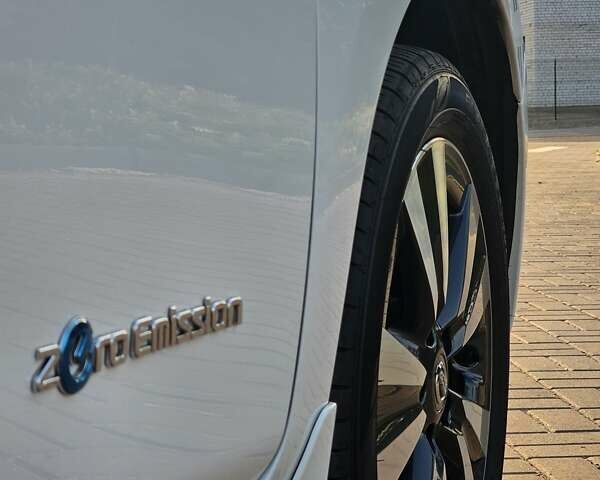 Белый Ниссан Лиф, объемом двигателя 0 л и пробегом 88 тыс. км за 7900 $, фото 63 на Automoto.ua