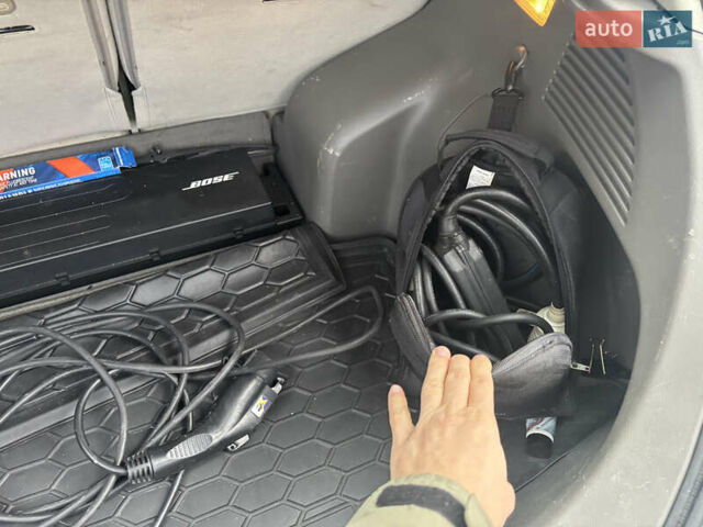 Белый Ниссан Лиф, объемом двигателя 0 л и пробегом 120 тыс. км за 7500 $, фото 20 на Automoto.ua