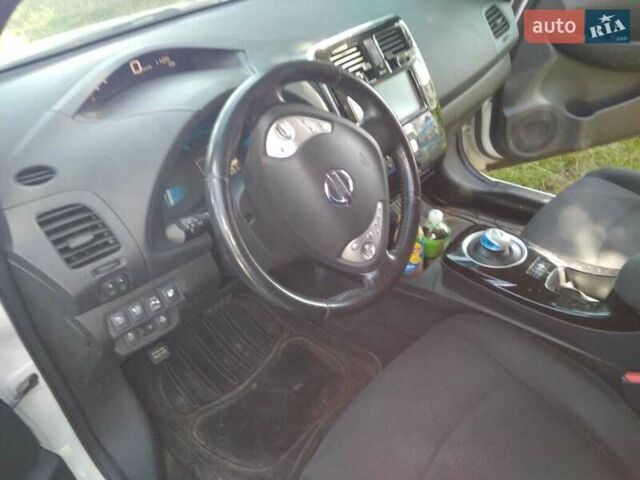 Белый Ниссан Лиф, объемом двигателя 0 л и пробегом 181 тыс. км за 6445 $, фото 10 на Automoto.ua