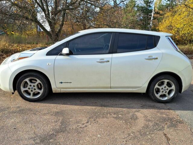 Белый Ниссан Лиф, объемом двигателя 0 л и пробегом 2 тыс. км за 5300 $, фото 3 на Automoto.ua