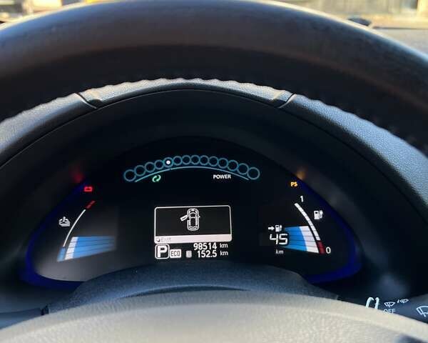 Белый Ниссан Лиф, объемом двигателя 0 л и пробегом 98 тыс. км за 6200 $, фото 9 на Automoto.ua