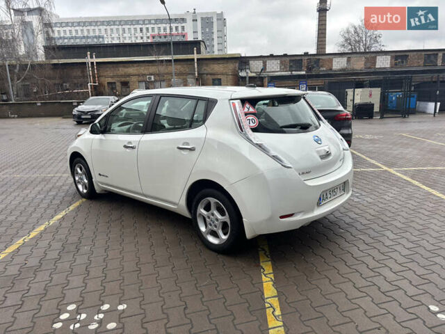 Белый Ниссан Лиф, объемом двигателя 0 л и пробегом 120 тыс. км за 7500 $, фото 6 на Automoto.ua