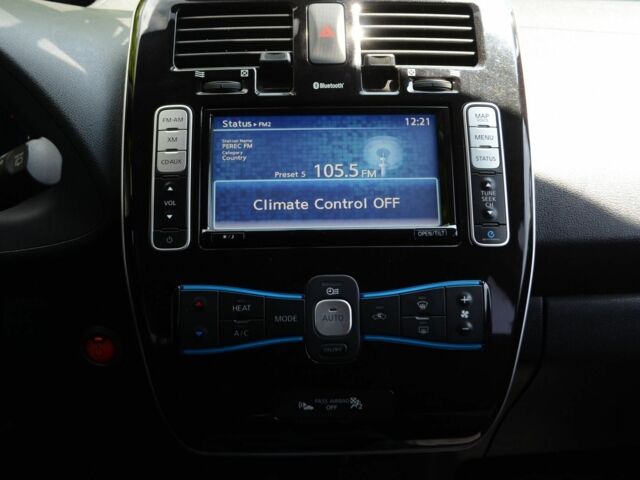 Белый Ниссан Лиф, объемом двигателя 0 л и пробегом 190 тыс. км за 5999 $, фото 13 на Automoto.ua