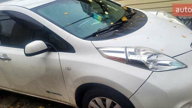 Ніссан Ліф 2013 у Дніпро (Дніпропетровську) на Automoto.ua Білий Ніссан Ліф, об'ємом двигуна 3 л та пробігом 168 тис. км за 4500 $, фото 13 на Automoto.ua