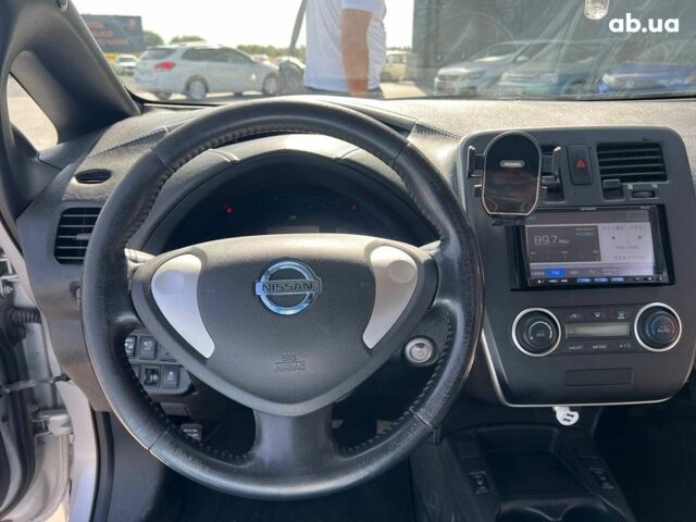 Белый Ниссан Лиф, объемом двигателя 1.5 л и пробегом 85 тыс. км за 6490 $, фото 25 на Automoto.ua