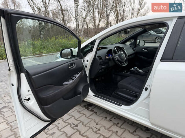 Білий Ніссан Ліф, об'ємом двигуна 0 л та пробігом 122 тис. км за 6200 $, фото 9 на Automoto.ua