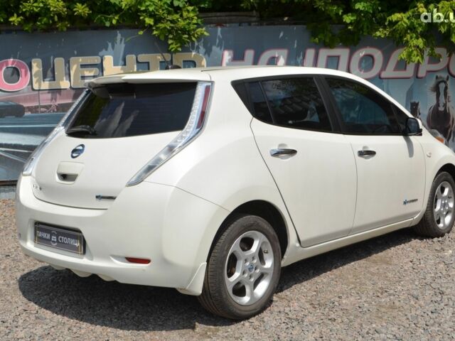 Белый Ниссан Лиф, объемом двигателя 0 л и пробегом 190 тыс. км за 5999 $, фото 6 на Automoto.ua