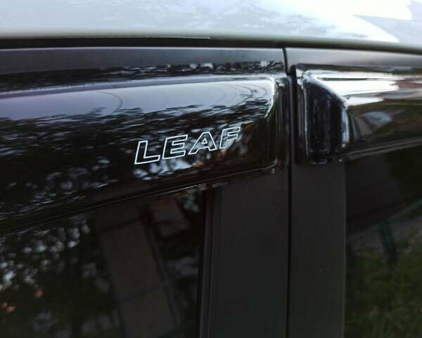 Белый Ниссан Лиф, объемом двигателя 0 л и пробегом 152 тыс. км за 6900 $, фото 1 на Automoto.ua