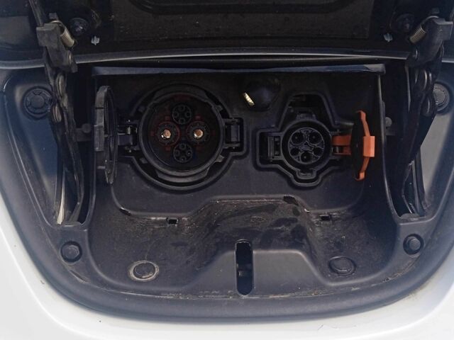 Белый Ниссан Лиф, объемом двигателя 0 л и пробегом 110 тыс. км за 6600 $, фото 7 на Automoto.ua