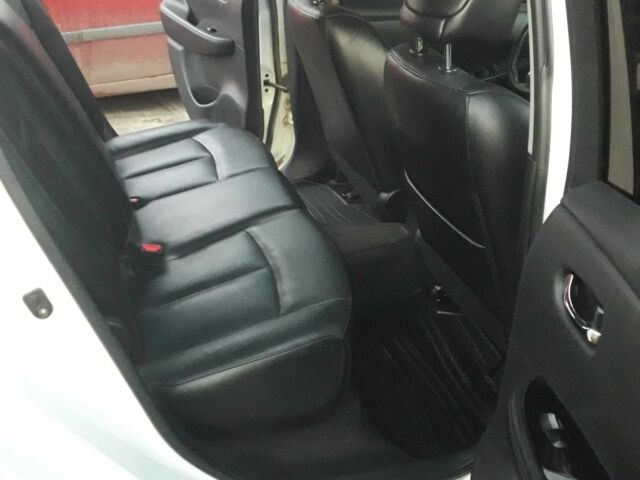 Белый Ниссан Лиф, объемом двигателя 0 л и пробегом 116 тыс. км за 5000 $, фото 5 на Automoto.ua