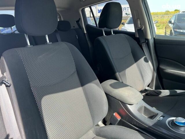 Белый Ниссан Лиф, объемом двигателя 1.5 л и пробегом 85 тыс. км за 6490 $, фото 33 на Automoto.ua