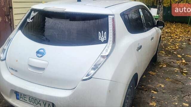 Ніссан Ліф 2013 у Дніпро (Дніпропетровську) на Automoto.ua Білий Ніссан Ліф, об'ємом двигуна 3 л та пробігом 168 тис. км за 4500 $, фото 8 на Automoto.ua