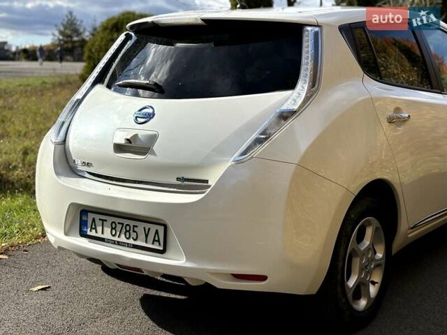 Белый Ниссан Лиф, объемом двигателя 0 л и пробегом 155 тыс. км за 5555 $, фото 11 на Automoto.ua