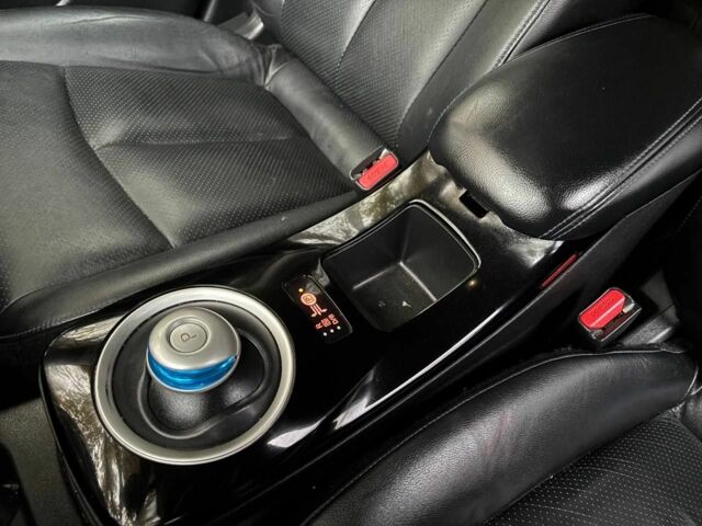 Белый Ниссан Лиф, объемом двигателя 0 л и пробегом 106 тыс. км за 8800 $, фото 15 на Automoto.ua