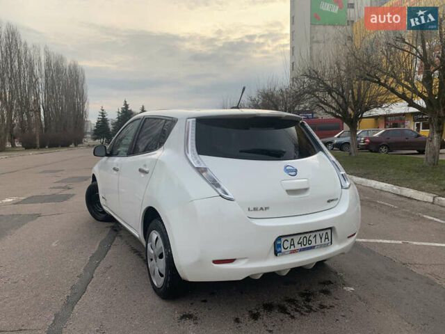 Белый Ниссан Лиф, объемом двигателя 0 л и пробегом 185 тыс. км за 7500 $, фото 2 на Automoto.ua