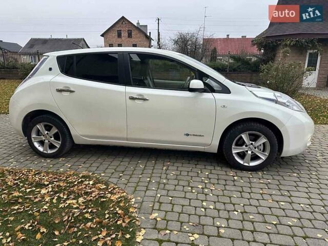 Белый Ниссан Лиф, объемом двигателя 0 л и пробегом 132 тыс. км за 5300 $, фото 3 на Automoto.ua