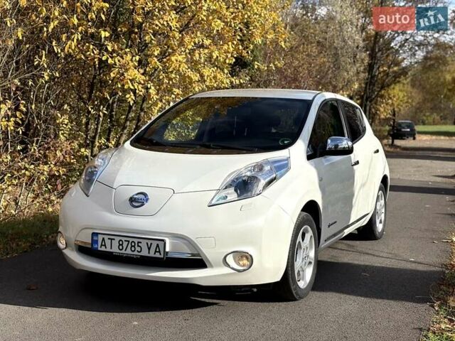 Белый Ниссан Лиф, объемом двигателя 0 л и пробегом 155 тыс. км за 5555 $, фото 9 на Automoto.ua