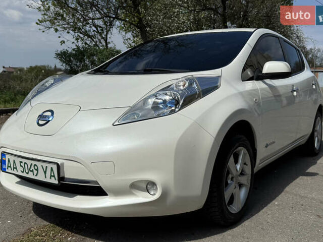 Білий Ніссан Ліф, об'ємом двигуна 0 л та пробігом 187 тис. км за 6300 $, фото 1 на Automoto.ua