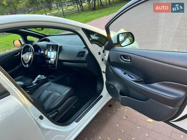 Белый Ниссан Лиф, объемом двигателя 0 л и пробегом 109 тыс. км за 7700 $, фото 27 на Automoto.ua