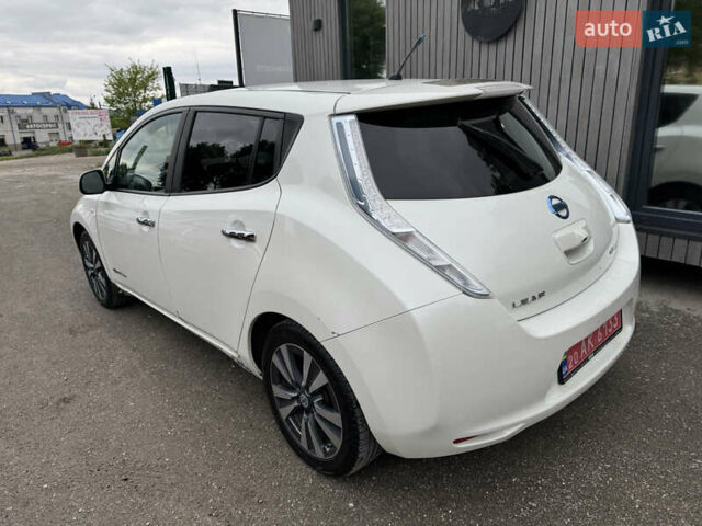 Белый Ниссан Лиф, объемом двигателя 0 л и пробегом 283 тыс. км за 5200 $, фото 6 на Automoto.ua