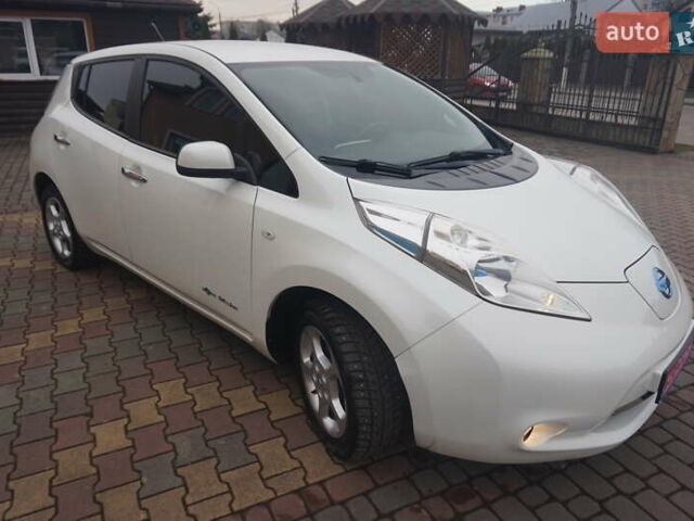 Білий Ніссан Ліф, об'ємом двигуна 0 л та пробігом 138 тис. км за 5888 $, фото 16 на Automoto.ua