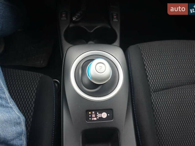 Білий Ніссан Ліф, об'ємом двигуна 0 л та пробігом 138 тис. км за 5888 $, фото 38 на Automoto.ua