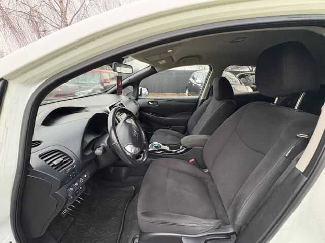 Белый Ниссан Лиф, объемом двигателя 0 л и пробегом 116 тыс. км за 6500 $, фото 21 на Automoto.ua