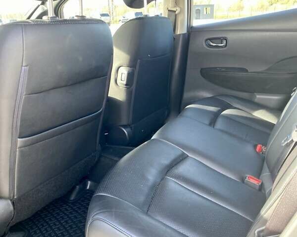 Белый Ниссан Лиф, объемом двигателя 0 л и пробегом 160 тыс. км за 6499 $, фото 13 на Automoto.ua