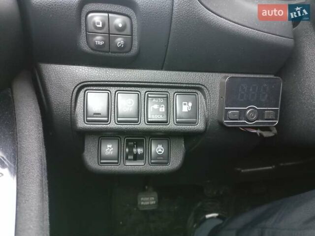 Білий Ніссан Ліф, об'ємом двигуна 0 л та пробігом 123 тис. км за 5800 $, фото 9 на Automoto.ua