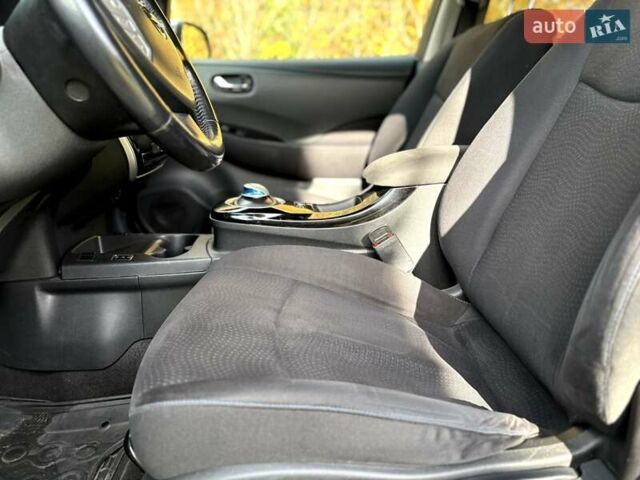 Белый Ниссан Лиф, объемом двигателя 0 л и пробегом 155 тыс. км за 5555 $, фото 17 на Automoto.ua