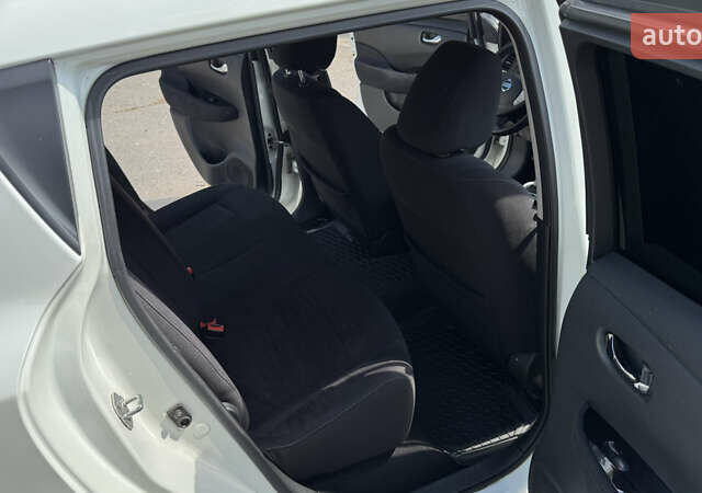 Білий Ніссан Ліф, об'ємом двигуна 0 л та пробігом 187 тис. км за 6300 $, фото 22 на Automoto.ua