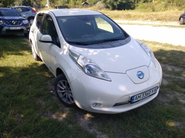 Белый Ниссан Лиф, объемом двигателя 0 л и пробегом 181 тыс. км за 7000 $, фото 2 на Automoto.ua