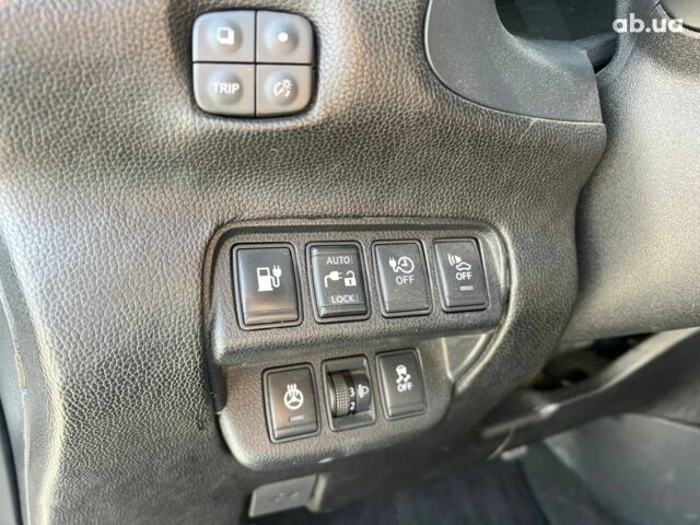 Белый Ниссан Лиф, объемом двигателя 1.5 л и пробегом 85 тыс. км за 6490 $, фото 17 на Automoto.ua