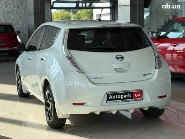 Белый Ниссан Лиф, объемом двигателя 0 л и пробегом 102 тыс. км за 6490 $, фото 5 на Automoto.ua