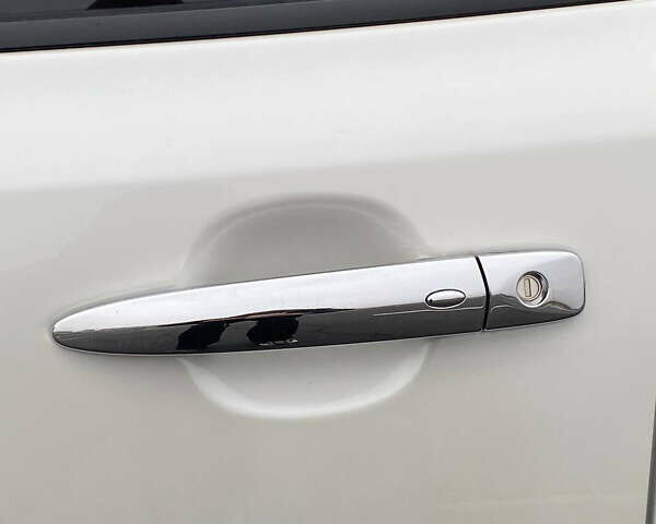 Белый Ниссан Лиф, объемом двигателя 0 л и пробегом 90 тыс. км за 6700 $, фото 5 на Automoto.ua