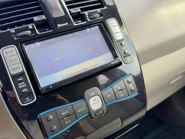 Белый Ниссан Лиф, объемом двигателя 0 л и пробегом 121 тыс. км за 6800 $, фото 13 на Automoto.ua